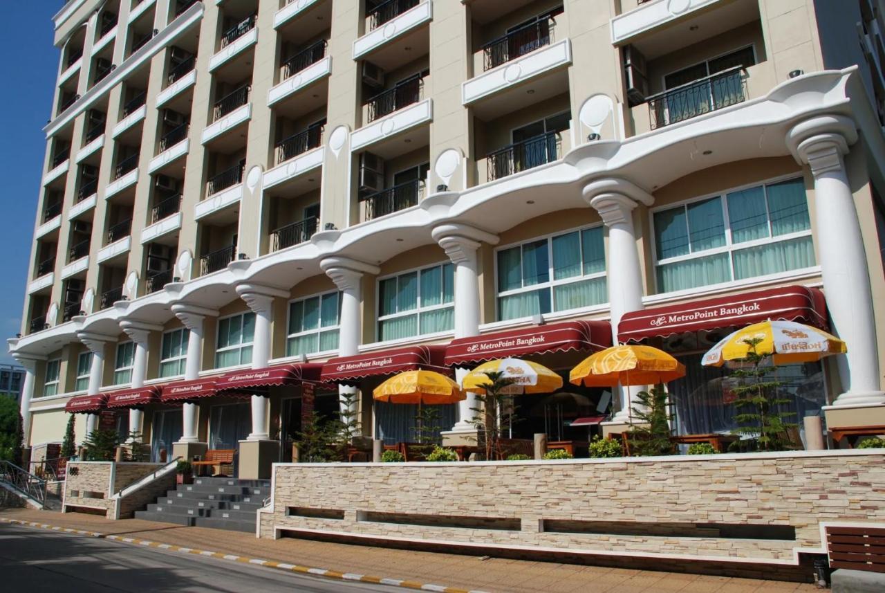 Metro Point Bangkok Hotel Exterior photo